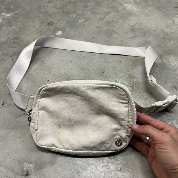 Lululemon LU9BG8S Women's One Size Beige Everywhere Belt Bag (92) - Picture 1 of 9